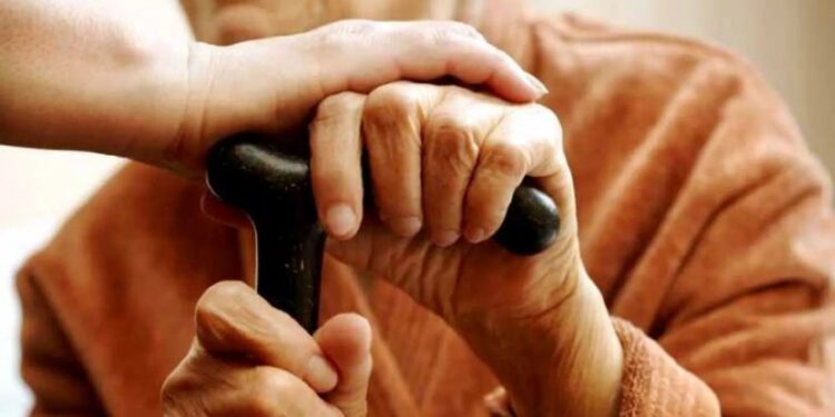 „67 წლის ვარ, მარტო ვცხოვრობ. ვთხოვე შვილებს მათთან გადასვლა, მაგრამ ისინი უარს მიცხადებენ. როგორ ვიცხოვრო, არ ვიცი … ”