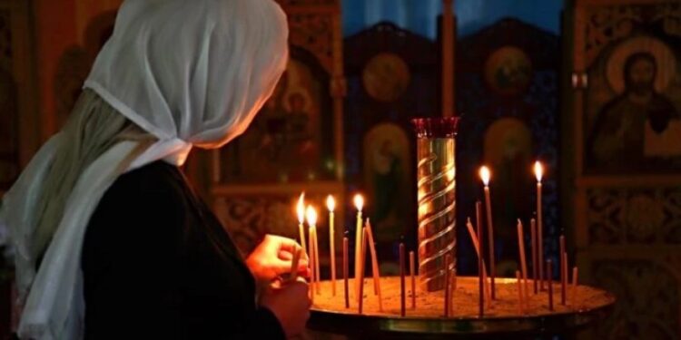 გთავაზობთ 6 უძლიერეს ლოცვას, რომელიც ძილის წინ ყველა მორწმუნემ უნდა წაიკითხოს