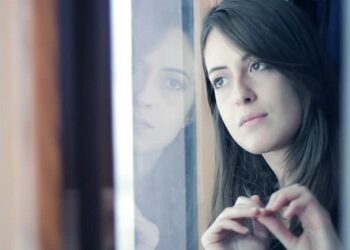 კარი გააღო და მანქანიდან გადამათრია. იქვე მაგრად მცემა. თან მეკითხებოდა – ამის გამო დაანგრიე ოჯახიო? ამ დეგენერატის გამო წამოხვედი სახლიდანო? მაგრამ მაპატია…