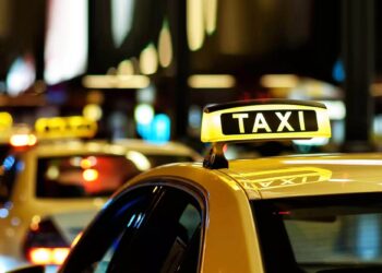 ”გუშინ ღამით სატაქსაოდ გავედი, შუაღამისას ერთი ბიჭი მოვიდა და მეუბნევა გოგო უნდა მომატაცებინოვო, წავედით ეხლა და მივადექით ერთ სახლს, რას ვიფიქრებდით რომ სახლი შეეშლებოდა..”