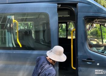 ვაკეში მივდიოდი, გაჩერებასთან ქალმა გააღო მარშუტკის კარი და მძღოლს შეკითხვა დაუსვა, მძღოლი ხასიათზე არ იყო და ნახეთ რა უთხრა საწყალ ქალს