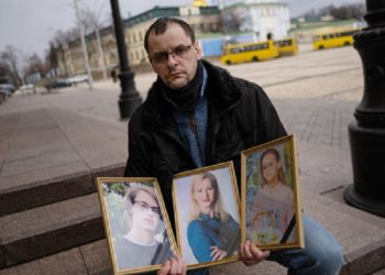 რამდენიმე დღის წინ საქართველოდან დაბრუნებული მამა, რომელსაც რუსებმა ცოლი და 2 შვილი მოუკლეს..