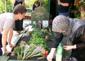 როგორ იკურნებიან მამა გაბრიელის წყალობით ადამიანები სიმსივნისგან, სარკომისგან და როგორ ასწავლა გულის შეტევის ლოცვების დახმარებით შეჩერება