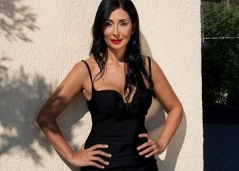 „მოკლედ ორი პოლიციელი კარებში ჩამიდგა, ხელების ქნევით მიპასუხა და ზურგი შემაქციეს… ძალიან მრცხვენია“ – რა შეემთხვა მარიამ კუკუნაშვილს