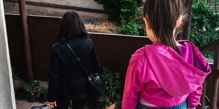 შვილებმა ემიგრაციაში ნაპოვნი სიყვარული ვერაფრით ვერ მაპატიეს – არვიცი როგორ მოვიქცე