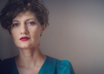 „მამა ემიგრანტ დედას საკუთარ შვილებს აღარ ალაპარაკებს, მის მიერ გამოგზავნილ ნივთებს დემონსტრაციულად წვავს“ – რა ამბავს ყვება ბაია პატარაია