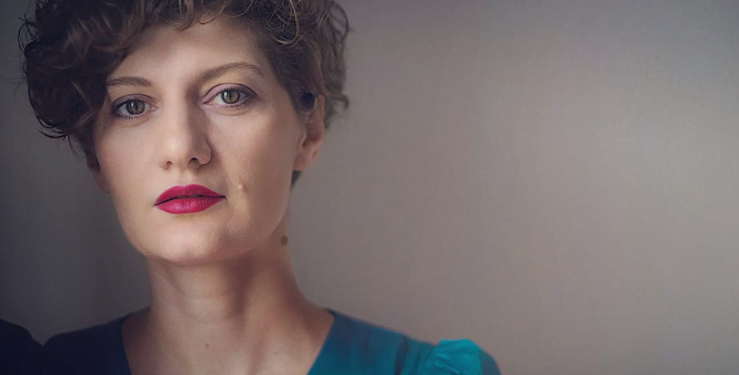 „მამა ემიგრანტ დედას საკუთარ შვილებს აღარ ალაპარაკებს, მის მიერ გამოგზავნილ ნივთებს დემონსტრაციულად წვავს“ – რა ამბავს ყვება ბაია პატარაია