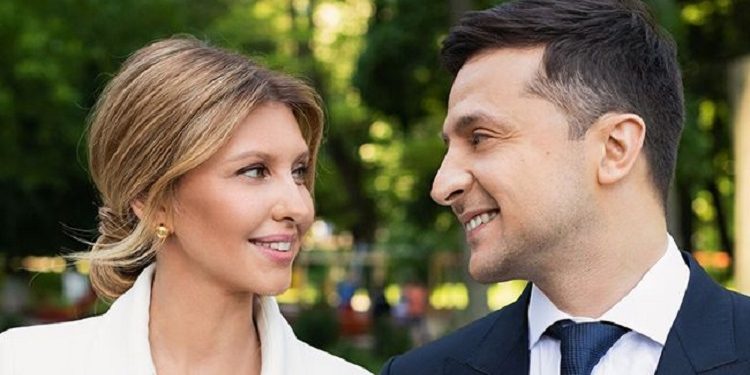 ვოლოდიმირ ზელენსკის მეუღლემ, ოლენა ზელენსკამ დაასახელა ის 2 სიტყვა, რისი მოსმენაც ქმრისგან ყველაზე მეტად სურს