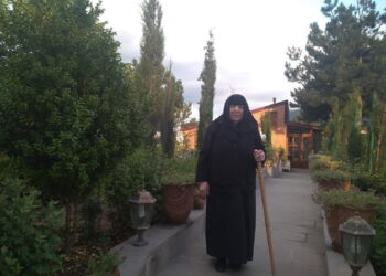 ვინ არის მონაზონი, რომელიც უტყუარ დიაგნოზს სვამს და დაავადებულ ადამიანებს ლოცვით კურნავს