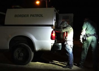 „მესაზღვრე მეუბნება, პირველად ვნახე ქართველი, რომელმაც თავის გადასარჩენად სხვა ქართველი ჩაუშვაო – არადა ყველაფერი წესრიგში გვქონდა, ჩვენ წინ კი წავიდა 7 კაციანი ქართველების ჯგუფი მათ შორის ერთ ერთი ცნობილი ადამიანი“