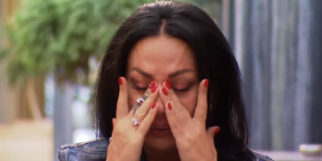 “მამულიჩამ შუბლზე ხელი მიირტყა და გატრიალდა…ჯოჯოხეთია ჩემი ცხოვრება, ეს ძალიან მტკივნეულია და საშინლად განვიცდი”- ლელა წურწუმიას უმძიმესი ამბავი