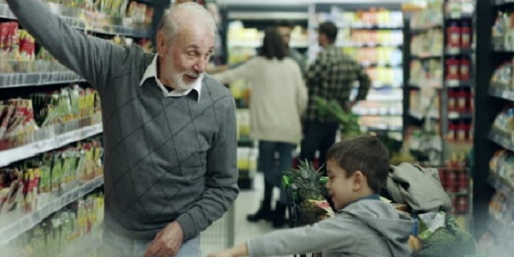 „მაღაზიაში ბაბუა და შვილიშვილი იყვნენ, ბავში ყვიროდა და ძალიან ცუდად იქცეოდა. ამ კაცს ვკითხე ამდენს რატომ უთმენთქო და ისეთი რამ მიპასუხა ადგილზე გავშრი..“