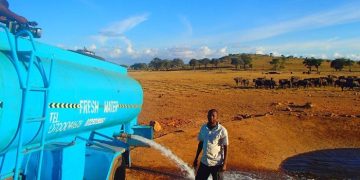 რა მიზეზით გადის მამაკაცი ყოველდღე 45 კმ-ს წყლით სავსე სატვირთო მანქანით და რა ხდება როდესაც წყალს ღვრის…