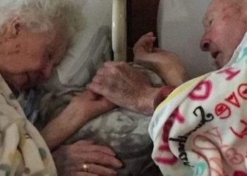 „60 წლიანი თანაცხოვრების შემდეგ ცოლი ლოგინად ჩავარდა და ქმარს სთხოვა კარადიდან ყუთი ჩამოეღო..” – იქ კი ისეთ რამ აღმოჩნდა, რასაც ქალი ნახევარი საუკუნე მალავდა