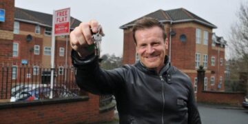 ეს გულუხვი მილიონერი სამოთახიან ბინას გაჩუქებთ, იმ შემთხვევაში თუ მის ერთ პირობას დათანხმდებით