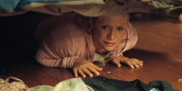 ქალმა ქმარს წერილი დაუწერა: ყველაფერი დამთავრდა, შენგან მივდივარო და საწოლის ქვეშ დაიმალა, რათა ქმრის სავარაუდო ღალატისთვის თვალი ედევნებინა… თუმცა შედეგი მისთვის შოკისმომგვრელი აღმოჩნდა