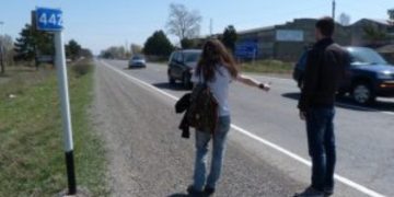 ცოლ-ქმარმა კახეთში მანქანა გააჩერა, მოულოდნელად კი ქმარი დაიკარგა… შეშინებულმა ცოლმა პატრული გამოიძახა, მოგვიანებით კი სასწრაფოც