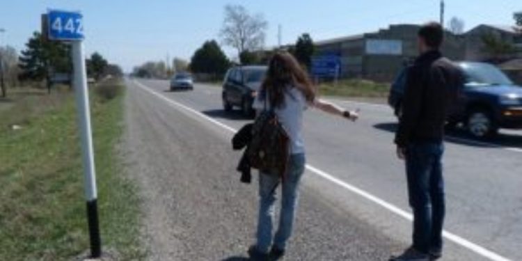 ცოლ-ქმარმა კახეთში მანქანა გააჩერა, მოულოდნელად კი ქმარი დაიკარგა… შეშინებულმა ცოლმა პატრული გამოიძახა, მოგვიანებით კი სასწრაფოც