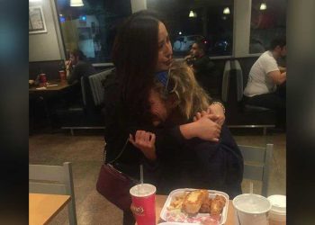 ახალგაზრდა ქალმა რესტორანში მოხუც უსახლკარო ქალს მისცა საკუთარი საჭმელი, თუმცა მალევე ეს გარკვეული მიზეზით საშინლად ინანა