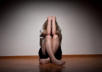 მასთან მთელი ღამე დავრჩი, დილით კი ციხიდან წამოვედი.. პატიმრისგან სასტიკად მოტყუებული 18 წლის გოგონას ამბავი