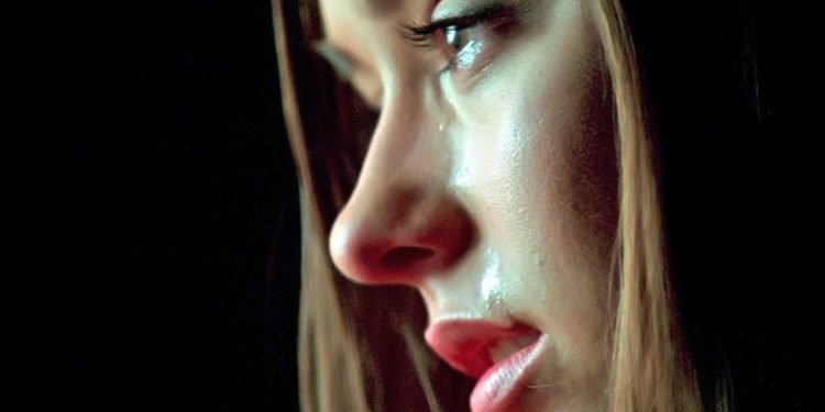 უკვე უცხო ქვეყანაში მოხვედრილს, საზღვარზე გადამყვანმა განუცხადა რომ ის მისმა ქმარმა 2000 დოლარად გაყიდა..