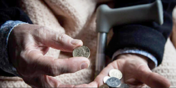 “არა, პაპა, მაგდენს ვერ გადავიხდი, ისეთები აარჩიე, 63 ლარი რასაც ეყოფაო” – ემოციური ამბავი მოხუცზე, რომელსაც აფთიაქში წამლებისთვის ფული არ ეყო და მისთვის მოულოდნელად ისეთი რამ მოხდა ცრემლები ღაპაღუპით წამოივიდა