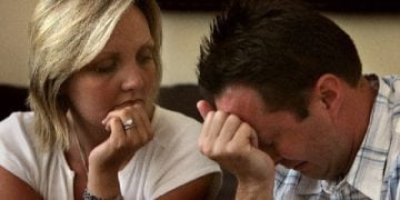 მშობლებმა ერთ წამში მათ სამივე შვილი დაკარგეს, თუმცა ბედმა ისინი მოულოდნელი საჩუქრით გააოცა..