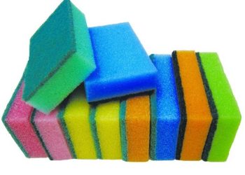 რატომ არის ჭურჭლის სარეცხი ღრუბლები სხვადასხვა ფერის და იცოდით თუ არა რომ თითოეული ფერი კონკრეტულ რაღაცაზე მიანიშნებს