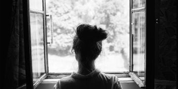 „ჩემს დედამთილს ამის გამო არ მოვწონვარ და შვილიც მოიძულა… ყველაფერს ვიტან ჩემი ქმრის ხათრით, მაგრამ ძალიან დავიღალე” – მკითხველის გულახდილი წერილი