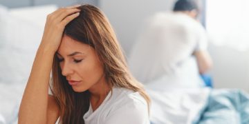 ვფიქრობდი ქმარმა ჩემზე გული იმიტომ აიცრუა, რომ ბავშვის გაჩენა არ შემეძლო, თუმცა საშინლად ვცდებოდი.. როცა მეგონა ყველაფერი დამთავრდა ჩემი ბავშვობის დაქალი ნაჩუქარი საბნის კუთხეში რაღაც ნივთთან შეხება ვიგრძენი..