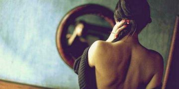 ძალიან ლამაზი გოგო ვიყავი და სოფლის ყველაზე მდიდარმა ოჯახმა ისურვა ჩემი რძლობა.. ამ შანსს ხელიდან ვინ გაუშვებდა.. წლების მერე ჩემს ბედოვლათ ქმარს ხასიათი გაუფუჭდა, მე კი ის გავაკეთე რასაც დღემდე ვნანობ…