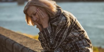 მთელი ჩემი პირადი ცხოვრება შვილს შევწირე, მან კი ამ მიზეზით სახლიდან გამომაგდო.. თავის მოკვლაზეც კი ვფიქრობ..