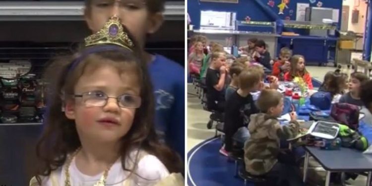 ამ სკოლაში გარკვეული მიზეზის გამო ყველა პირველკლასელს და მასწავლებელს ჟესტების ენა ასწავლეს