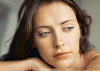 უცხო კაცთან შესახვედრად რომ წავედი, ეს ალბათ ერთგვარი ღალატი იყო და იმიტომაც მანერვიულებს ასე ღმერთი.. თუმცა მაინც არვიცი ამას თუ ვიმსახურებ..