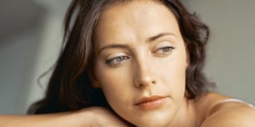 უცხო კაცთან შესახვედრად რომ წავედი, ეს ალბათ ერთგვარი ღალატი იყო და იმიტომაც მანერვიულებს ასე ღმერთი.. თუმცა მაინც არვიცი ამას თუ ვიმსახურებ..