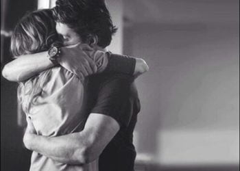 პრაქტიკანტი ექიმი მომაკვდავ გოგონას პალატაში ყოველდღე სტუმრობდა, თან ყვავილებიც მიჰქონდა – ერთი ექიმის ისტორია ნამდვილ სასწაულზე