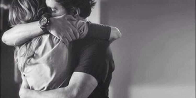 პრაქტიკანტი ექიმი მომაკვდავ გოგონას პალატაში ყოველდღე სტუმრობდა, თან ყვავილებიც მიჰქონდა – ერთი ექიმის ისტორია ნამდვილ სასწაულზე