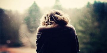 ვკითხე, არ გეშინია, ესენი ვინმემ რომ გინახოს-მეთქი… მან კი მიპასუხა, მე მხოლოდ იმის მეშინიაო და ხელი მაღლა ასწია..