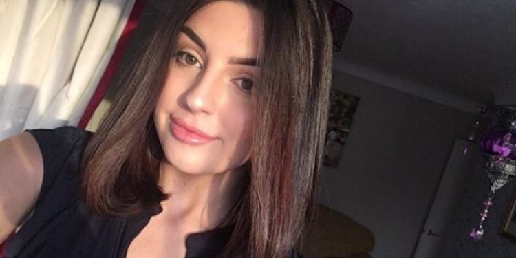 ჩემი უბნელი ბიჭი სიგიჟემდე მიყვარდა, მინდოდა ჩემთვის ყურადღება მოექცია და მის თვალწინ ძალით წავიქეცი… მან კი ისეთი რამ გააკეთა გაოცდებით..