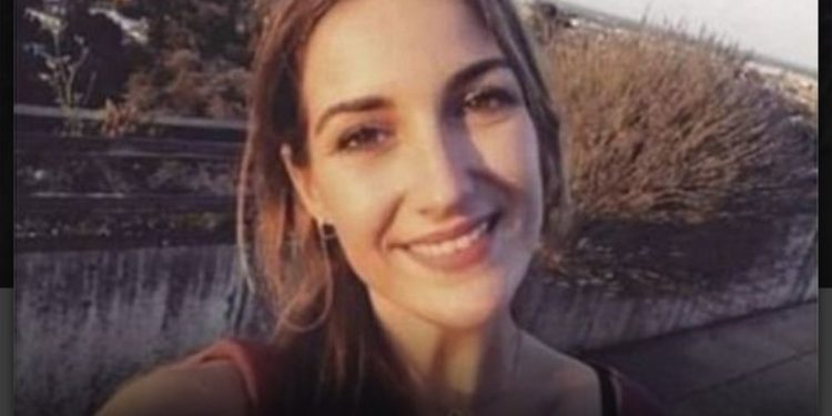 გუშინ ნახალოვკაში ერთი წყვილის ჩხუბს შევესწარი… გოგო კუთხეში იჯდა და ტირილით ეუბნებოდა…