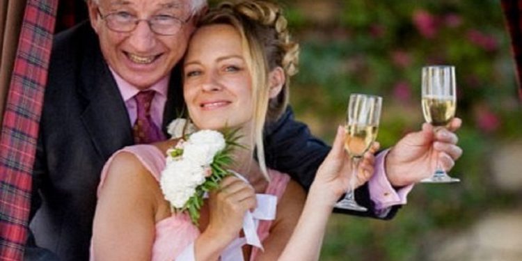 როგორ დაქორწინდა 68 წლის მილიონერი შემთხვევით საკუთარ შვილზე