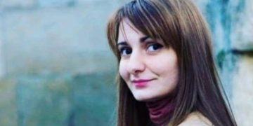 „მეც იმ ქალთაგანი ვიყავი, რომელსაც მოხვედრია ხელი, ფეხი, ჭიქა, ჯოხი, რომლის თმაც ზოგჯერ სხვის ხელს შერჩენია… ჩემზეც ამბობდნენ რატომ აქამდე არ წამოვიდაო”- რას წერს ქალი, რომელმაც მოძალადეს თავი 10 წლის წინ დააღწია