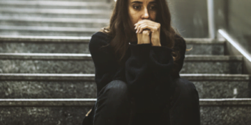 „იქ რაც ვნახე მხოლოდ ეროტიკულ ფილმებში შეიძლება იყოს…მამისა და ძმის წყალობით მოღალატე გავხდი.. ძალიან გამოუვალ მდგომარეობაში ვარ და არ ვიცი, როგორ მოვიქცე. ჯერ მხოლოდ 20 წლის ვარ..”