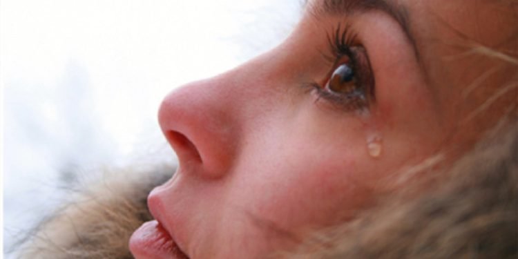 ამის გამო ქმარმა ოთახში ორი დღე გამომკეტა და მაშიმშილა..