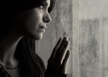 „მანქანით ხევში გადავარდით, ჩემი ქმარი ადგილზე დამეღუპა, ქმრის სიკვდილში ყველა მე მადანაშაულებდა, დედამთილმა კი წარმოუდგენილი რამ გააკეთა..”