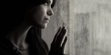 „მანქანით ხევში გადავარდით, ჩემი ქმარი ადგილზე დამეღუპა, ქმრის სიკვდილში ყველა მე მადანაშაულებდა, დედამთილმა კი წარმოუდგენილი რამ გააკეთა..”