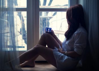 „საშინლად მკაცრი მამა მყავს, აღარ მინდა მშობლებთან ერთად ცხოვრება, გათხოვება მინდა“ – 16 წლის გოგონას ძალიან ემოციური ამბავი