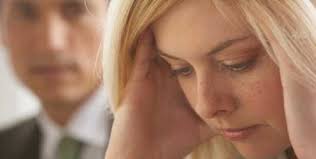 „16 წლის გოგო ისე წამომიყვანა დედამთილმა მშობლების სახლიდან, თავისი შვილი არც მაჩვენა: მორცხვია და არ შეუძლია ქალის სანახავად სიარულიო.. პირველი იმედგაცრუება მაშინ განვიცადე, როცა მომავალ ქმარს შევხვდი – მე თანატოლ ბიჭს ველოდი და 37 წლის კაცი დამხვდა.. თუმცა ეს მხოლოდ დასაწყისი იყო..“