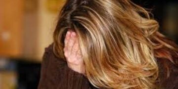 უკვე საქმრო მყავდა და ქორწილს ვგეგმავდი. თუმცა მეგობარს, რომელიც კასპშია გათხოვილი, დედამთილი მოუკვდა და გასვენებაში წავედი.. იქედან მარშუტკას გამოვყევი და მეორე დღეს ჯიბეში ათლარიანი ვიპოვე, რომელზეც წარწერა იყო.. ამ „წერილმა“ მთელი ჩემი ცხოვრება შეცვალა..