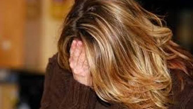 უკვე საქმრო მყავდა და ქორწილს ვგეგმავდი. თუმცა მეგობარს, რომელიც კასპშია გათხოვილი, დედამთილი მოუკვდა და გასვენებაში წავედი.. იქედან მარშუტკას გამოვყევი და მეორე დღეს ჯიბეში ათლარიანი ვიპოვე, რომელზეც წარწერა იყო.. ამ „წერილმა“ მთელი ჩემი ცხოვრება შეცვალა..